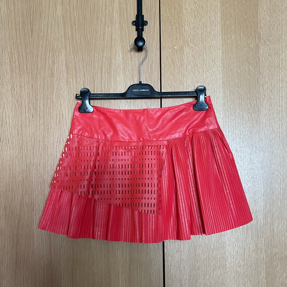 SUNO Red Faux Leather Skirt